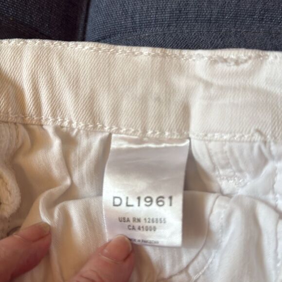 DL 1961 Girls Jenny Milk Daisy Mini Skirt. 5 Pocket Style.
Size 16. - Picture 8 of 13